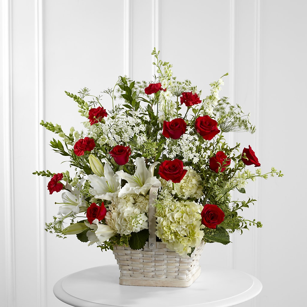 In Loving Memory Arrangement – Farmington Center Florist Inc, Farmington MI