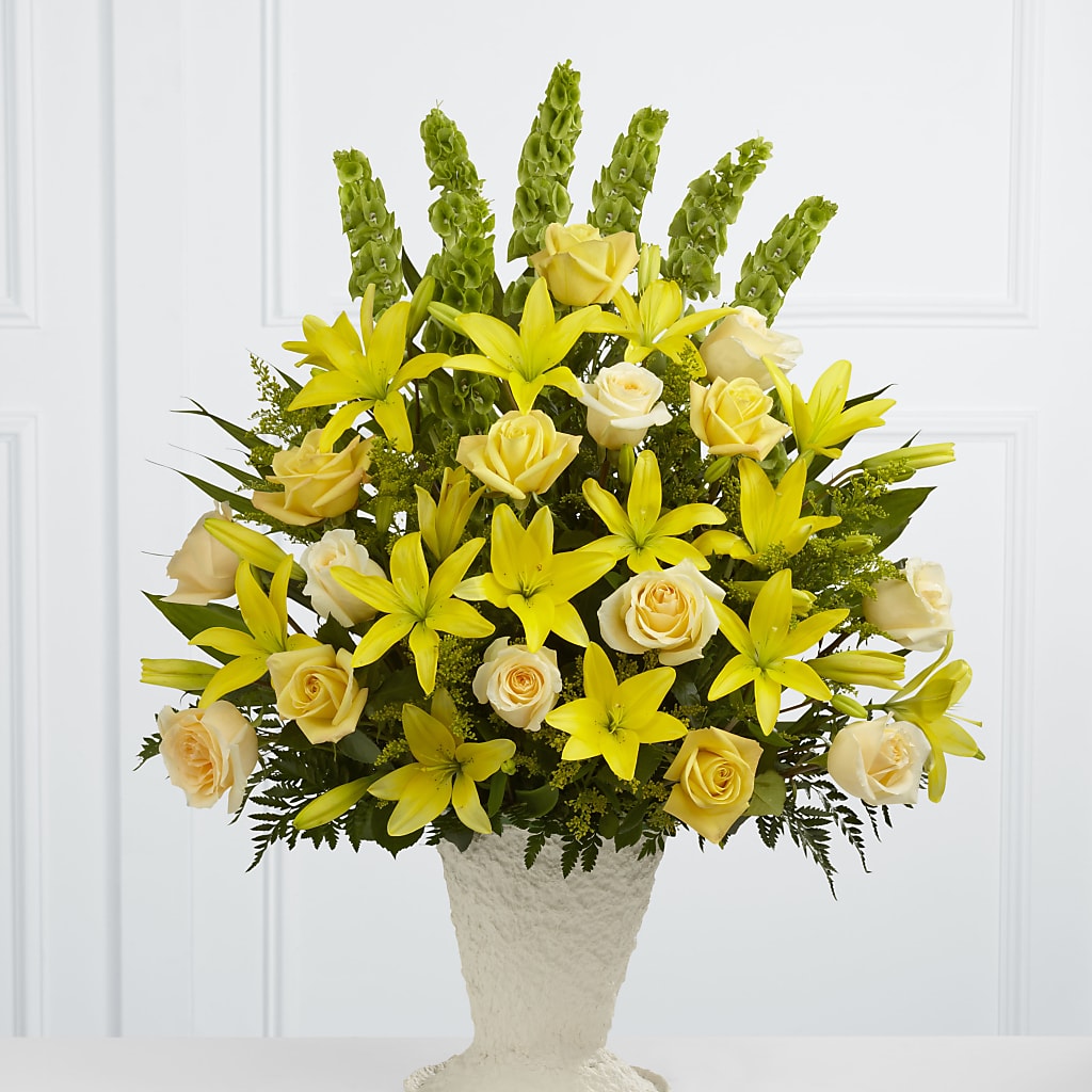 Golden Memories Arrangement – Farmington Center Florist Inc, Farmington MI