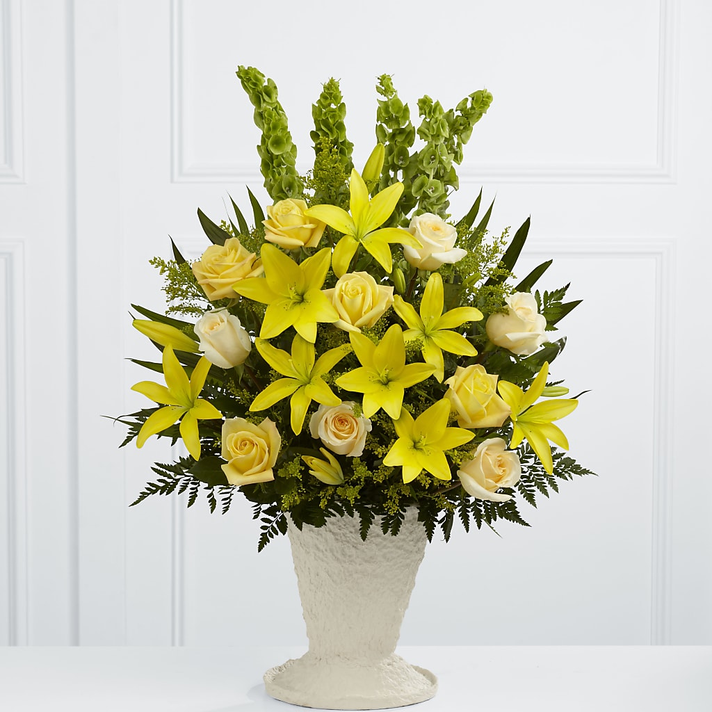 Golden Memories Arrangement – Farmington Center Florist Inc, Farmington MI