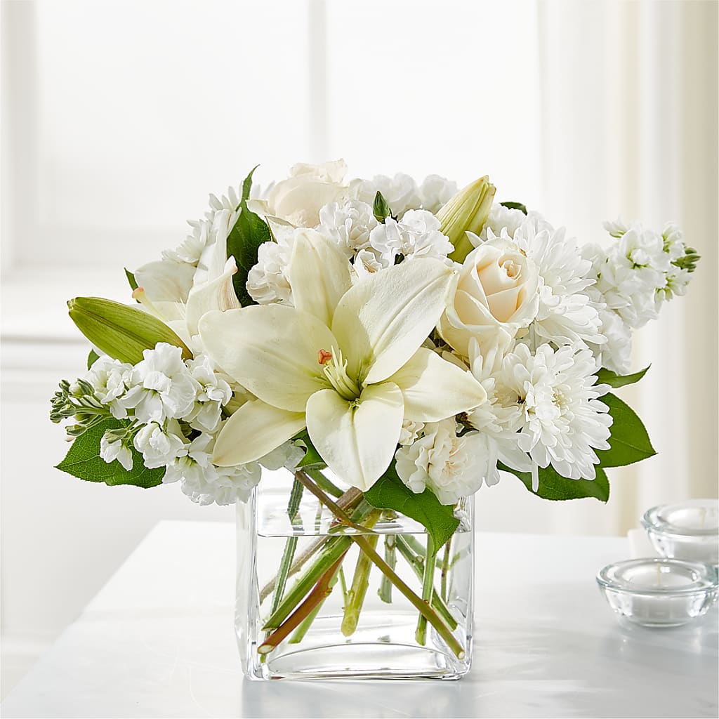 Gentle Breeze Bouquet – Farmington Center Florist Inc, Farmington MI