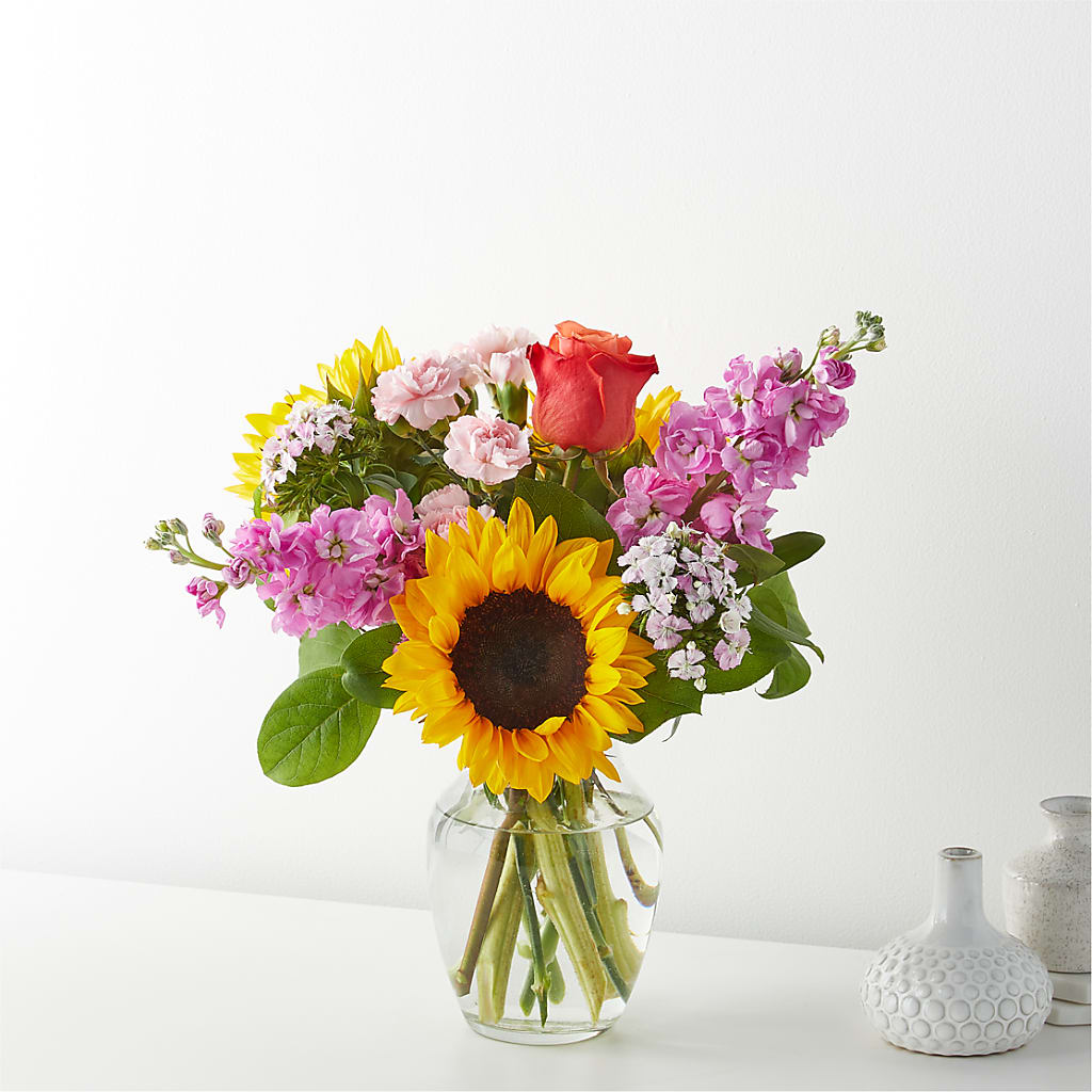 Yellow Brick Road Bouquet – Farmington Center Florist Inc, Farmington MI