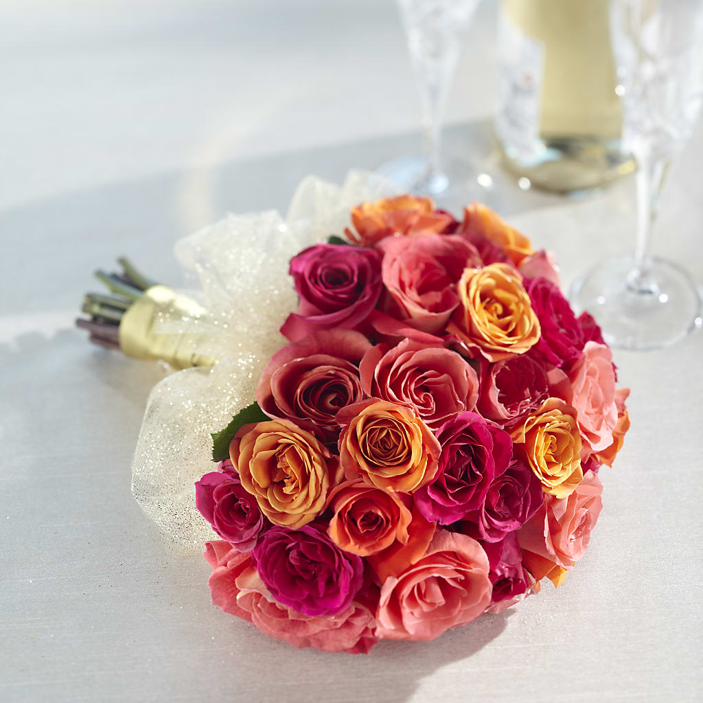Sweet Roses Bouquet – Farmington Center Florist Inc, Farmington MI
