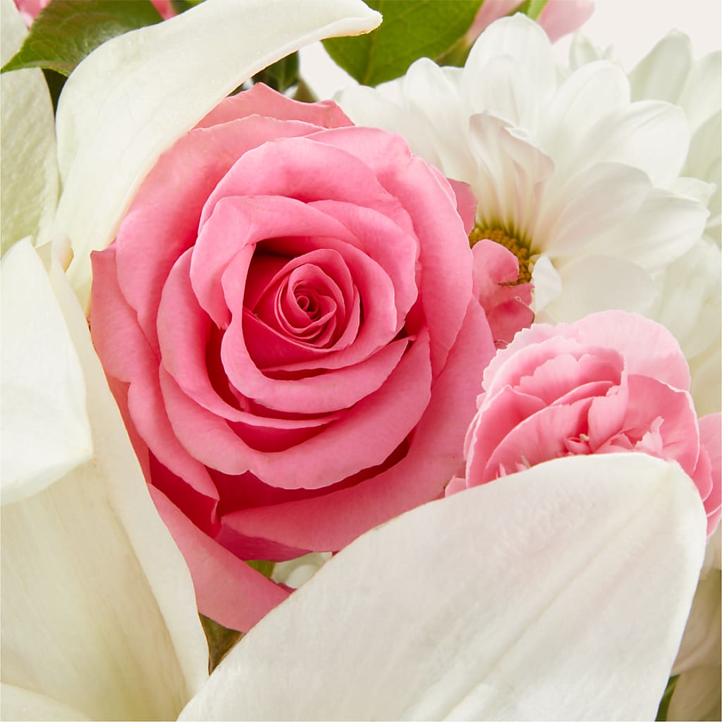 Whispers of Comfort Bouquet –  Farmington Center Florist Inc, Farmington MI