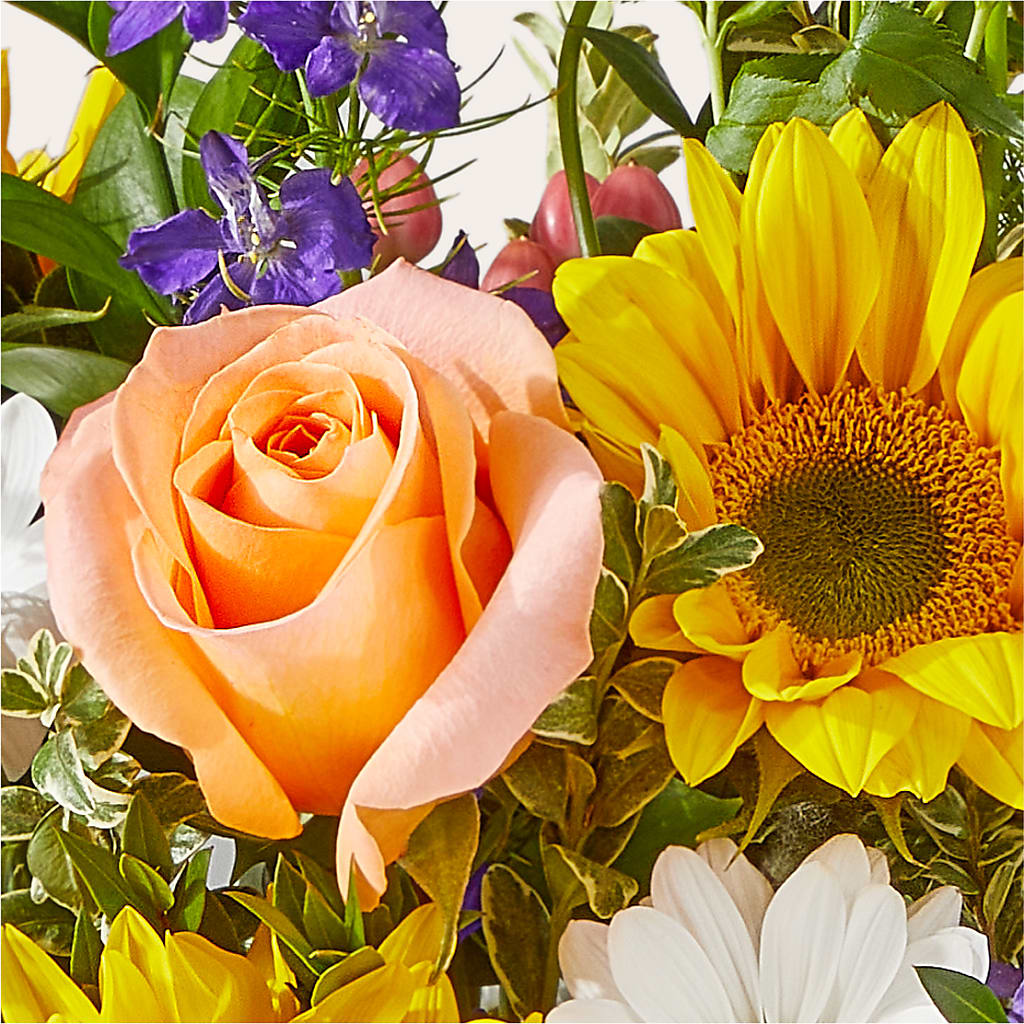 The Good Life Bouquet –  Farmington Center Florist Inc, Farmington MI