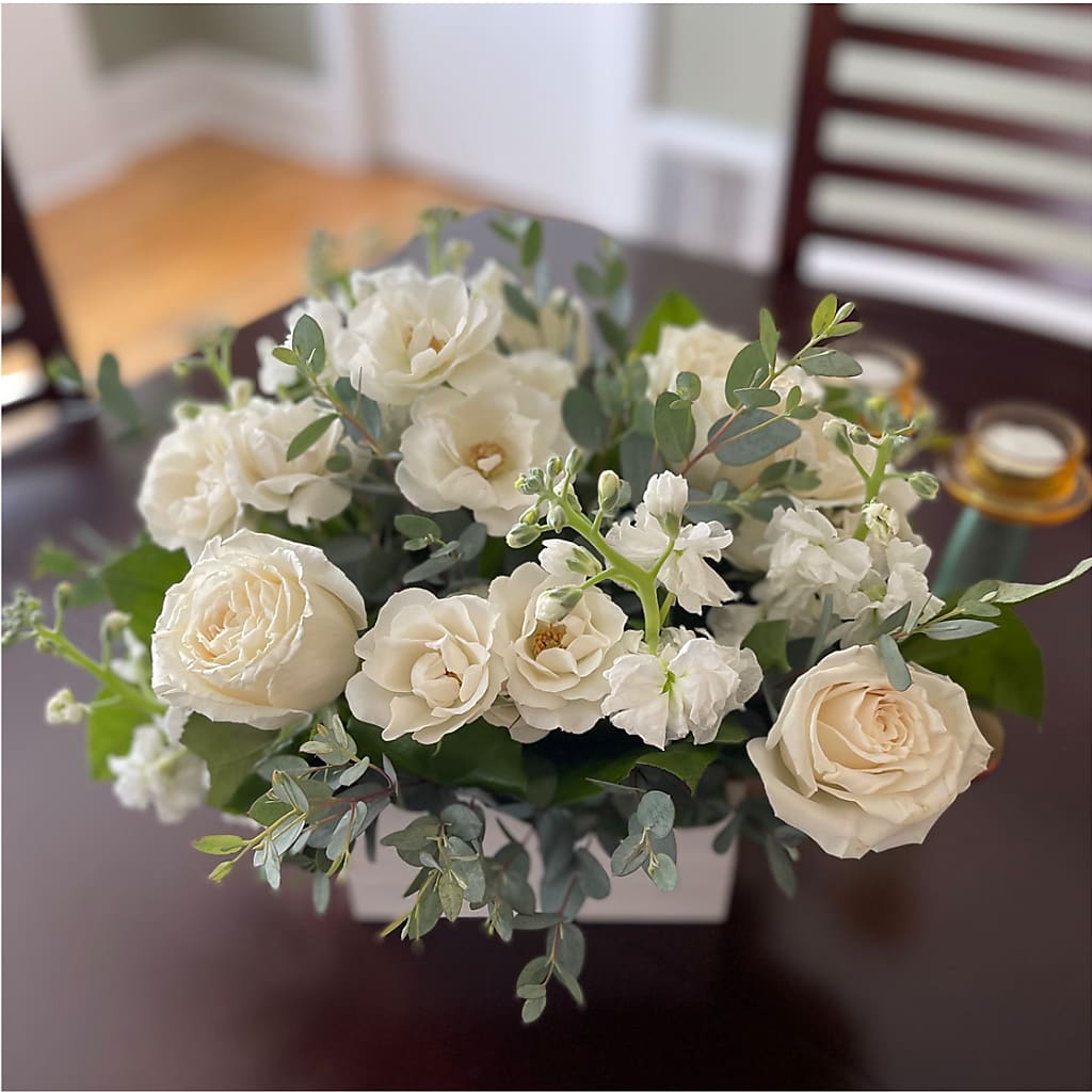 Fresh Linen Box Bouquet –  Farmington Center Florist Inc, Farmington MI