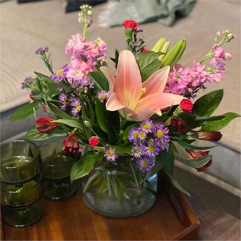 Romantique Bouquet –  Farmington Center Florist Inc, Farmington MI