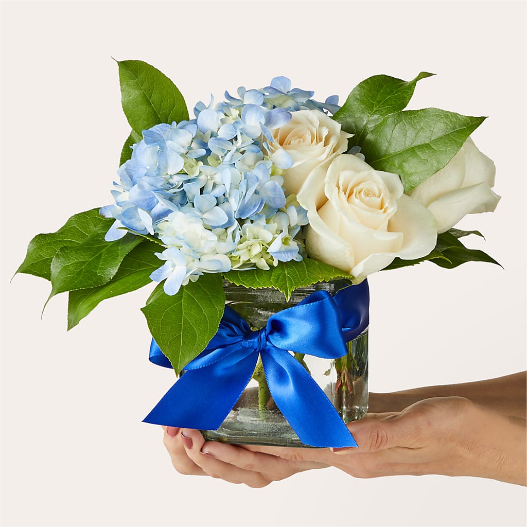 Sky Blue Delight Bouquet –  Farmington Center Florist Inc, Farmington MI