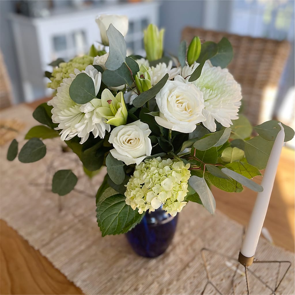 Snowy Dreams Bouquet –  Farmington Center Florist Inc, Farmington MI