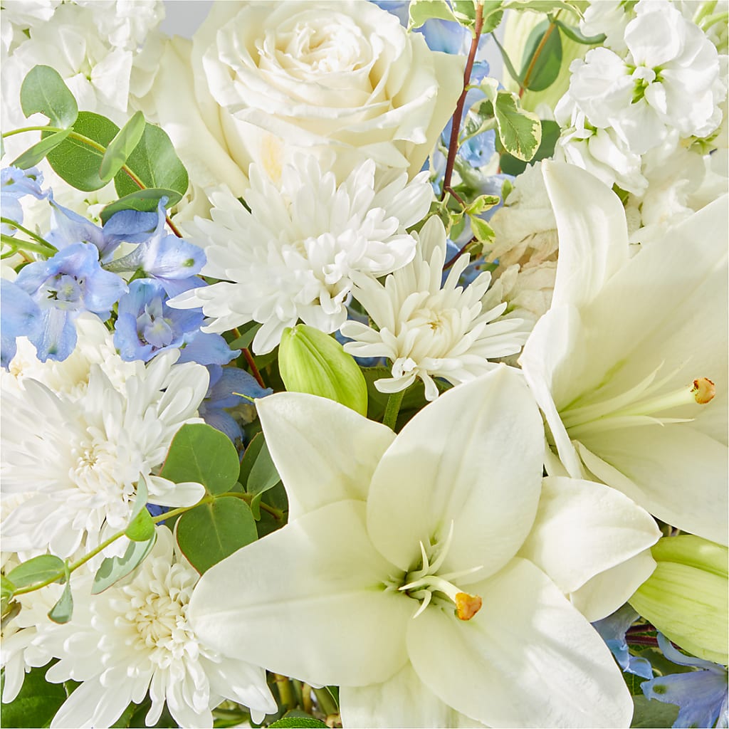 Peace of Mind Bouquet –  Farmington Center Florist Inc, Farmington MI