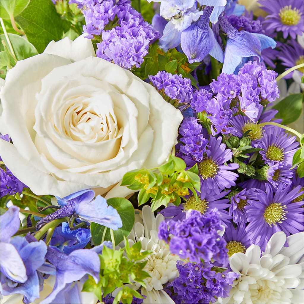 Genuine Gestures Bouquet –  Farmington Center Florist Inc, Farmington MI