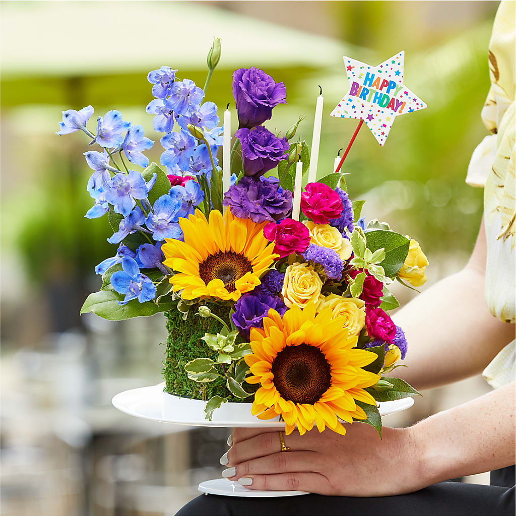 Star of the Day Floral Cake –  Farmington Center Florist Inc, Farmington MI