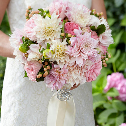Heart's Promise Bouquet –  Farmington Center Florist Inc, Farmington MI